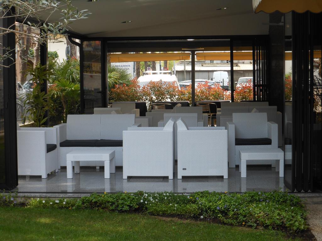 Hotel Jesolo Sand Exteriör bild