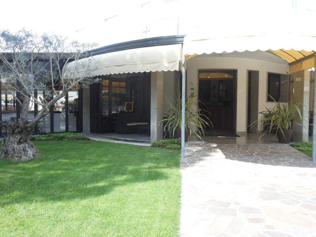 Hotel Jesolo Sand Exteriör bild